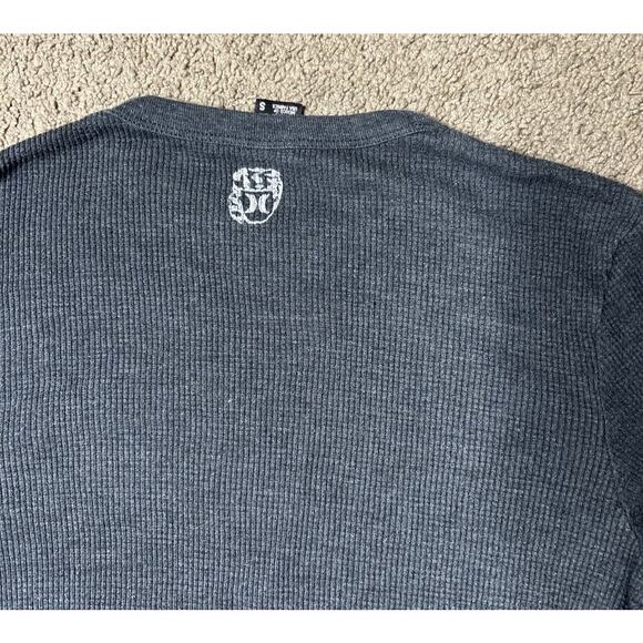 Men’s Small Hurley Long Sleeve Dark Gray Waffle Knit Logo Shirt - Picture 6 of 6
